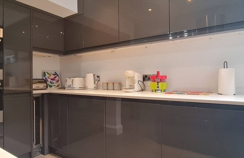 Birmingham House | Pass the Keys | Attractive Modern 2 Bedroom House in Harborne