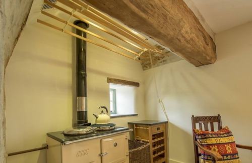 Boncath House | Pass the Keys | Beautiful farmhouse - Sleeps 6 - Nr Cardigan