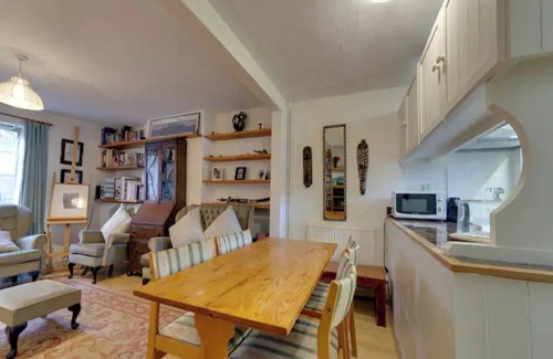 Cambridge City Centre House | Pass the Keys | Central Victorian family home | Pass the Keys
