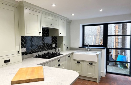 Mumbles House | Pass the Keys | Central Modern Mumbles Cottage