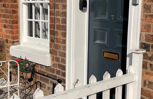 Shrewsbury House | Pass the Keys | Charming Victorian Two Bedroom Townhouse