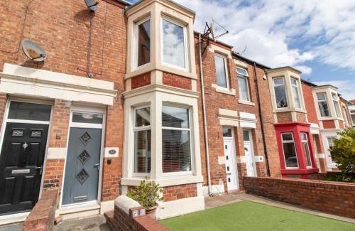 Cullercoats Apartment | Pass the Keys Charming Seaside Retreat 2BR Flat in Cullercoats