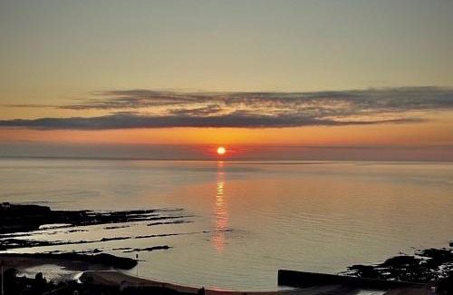 Cullercoats Apartment | Pass the Keys Charming Seaside Retreat 2BR Flat in Cullercoats