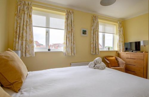 Shrewsbury House | Pass the Keys Cheerful and modern one bedroom home with parking
