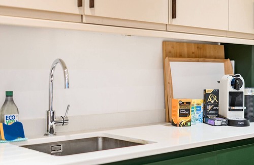 Richmond-upon-Thames Apartment | Pass the Keys | Chic Flat with Bushy Park Views