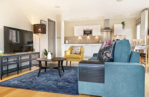 Cathedral Quarter Apartment | Pass the Keys City Centre Incredible 2BR Corner Apt with Balcony