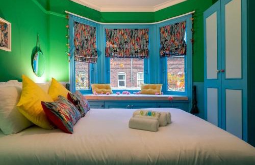 Ormeau House | Pass The Keys Colourful, Quirky Artist-Owned 3 Bed Next to Cafes