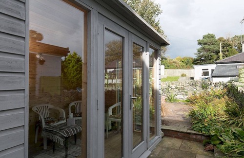 Bangor House | Pass the Keys | Comfortable Stone Built Cottage in Menai Bridge