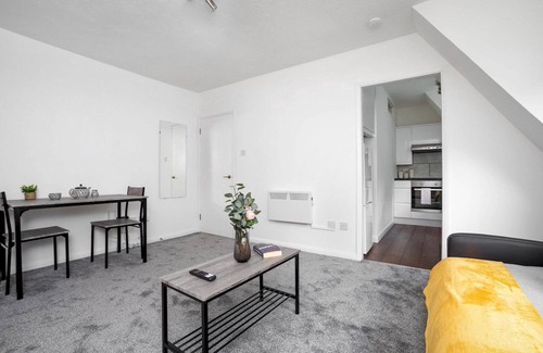 Park Royal Apartment | Pass the Keys | Cosy Studio for Business & Leisure