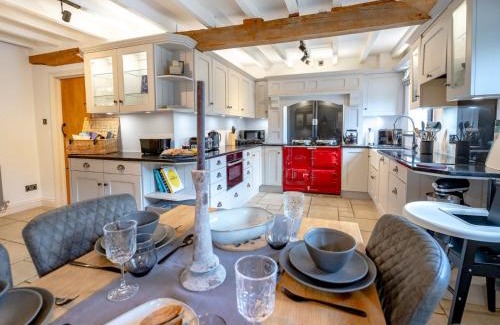Ludwel House | Pass the Keys Countryside home 5 minutes from Ludlow