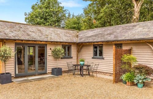 Funtington House | Pass the Keys Delightful 2Bed Lodge in Downland Village