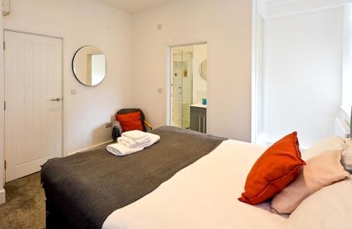 Caerau Apartment | Pass the Keys Llandaff - Modern Bright Central wParking