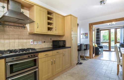 Belfast House | Pass the Keys | Lovely 4BR Home w Garden 7 Min from City Centre