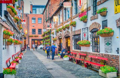 Cathedral Quarter Apartment | Pass the Keys Luxury 2BR W Balcony Cathedral Qtr. Parking