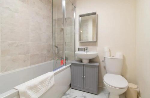 Newcastle-upon-Tyne House | Pass the Keys Modern comfortable House