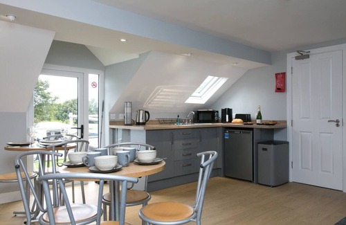 Llanddona Apartment | Pass the Keys | Modern en-suite room in country Pub/Restaurant (4)