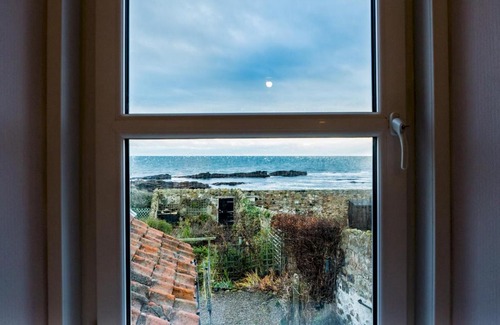 Anstruther House | Pass the Keys Morning Star, 3 Bedrooms & Epic Sea Views