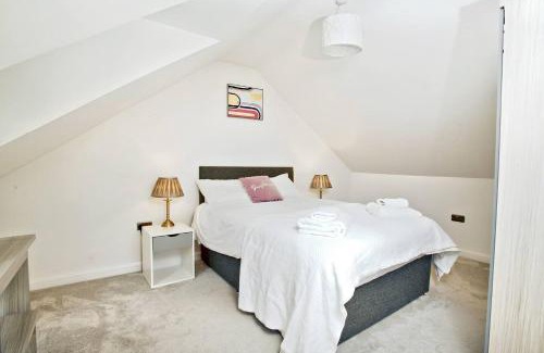 Lincoln House | Pass the Keys Motherby 4 · Town House in Central Lincoln