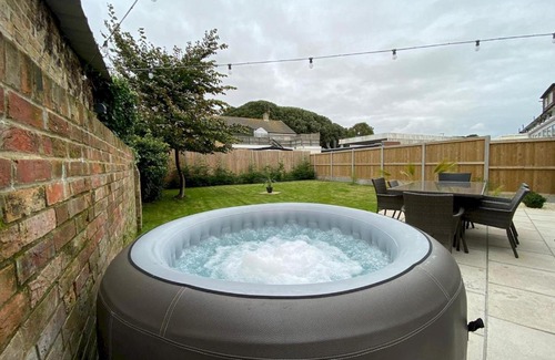 New Romney House | Pass the Keys New Ivy Cottage Wonderful Beaches and Golf Courses