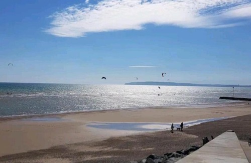 New Romney House | Pass the Keys New Ivy Cottage Wonderful Beaches and Golf Courses