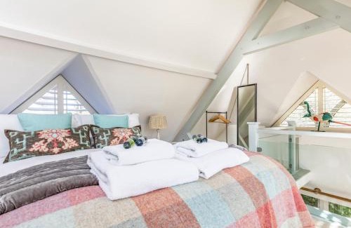 Funtington House | Pass the Keys Peaceful and beautiful 1 bedroom barn conversion