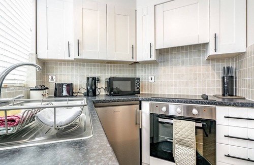 Queens Quarter Apartment | Pass the Keys | Queens Uni Cafes and Bars Next to City Centre