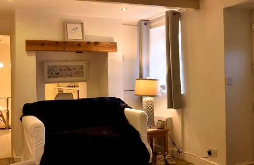 Scampton House | Pass the Keys | Scampton Cottage