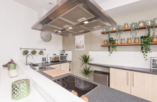 Leeds City Center Apartment | Pass the Keys | Shopper’s Oasis - Heart of Leeds City Centre