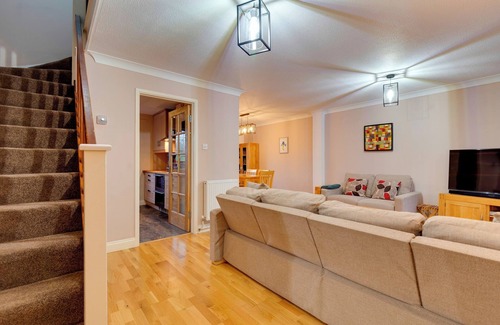 Cambridge House | Pass the Keys | Spacious Modern Home near River Cam | Free Parking