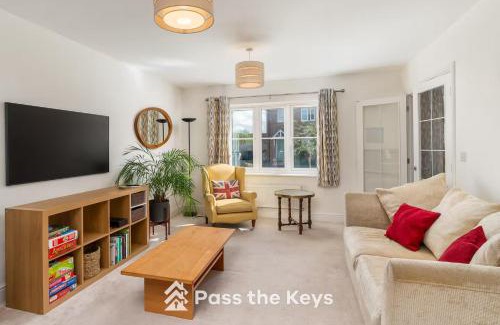 Marcham House | Pass the Keys Spacious Modern Family Home - 20 mins to Oxford
