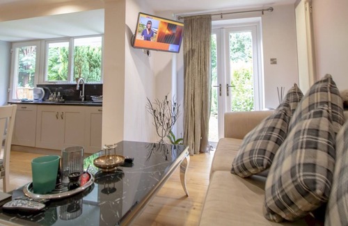 Newcastle-upon-Tyne RV Rental | Pass the Keys | Stunning Jesmond Home