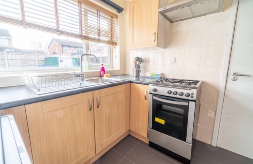 Nottingham House | Pass the Keys | Stylish 3 bedroom home with free parking