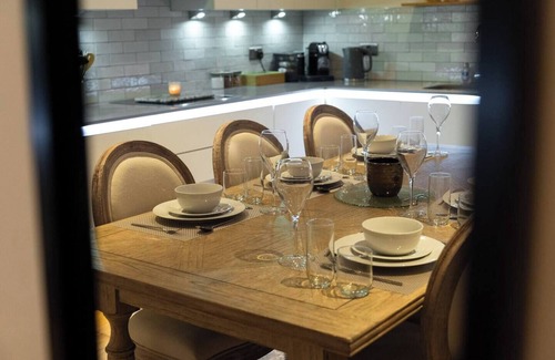 St Albans Apartment | Pass the Keys | Stylish Central St Albans Flat with Free Parking