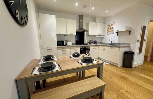 Colchester Apartment | Pass the Keys | Very Modern Home away from Home