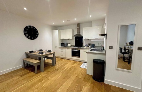 Colchester Apartment | Pass the Keys | Very Modern Home away from Home