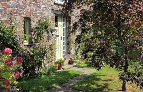 Mary Tavy Cottage | Passion Flower Cottage - E1468