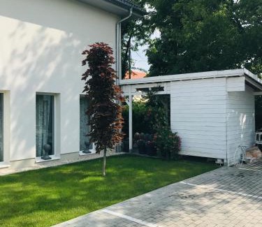 Balatonfured House | Pastel Guesthouse