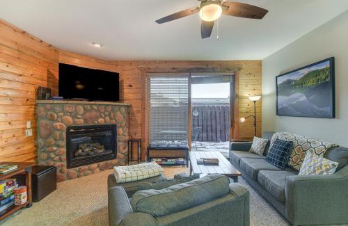 Grand Lake Apartment | Patio and Mountain Views Central Grand Lake Condo!