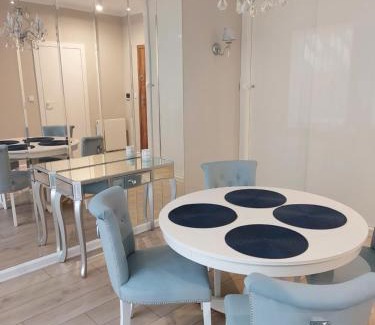 Koszalin Apartment | Patio Glamour