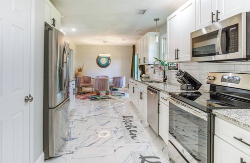 West Arlington House | Patio, Grill + Gym! Home 3 Mi to Lake Arlington