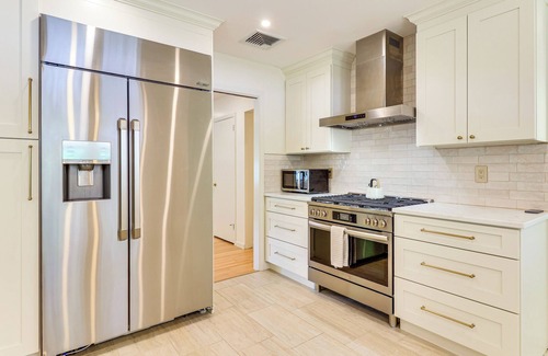 Pompton Lakes House | Patio, Large Yard: Luxe Home in Pompton Lakes!