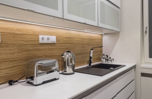 Terezvaros Apartment | Paulay Premium Suite Opera, 90 sqm 2 BR, 2 BA, WiFi, AC next to Opera & Basilica