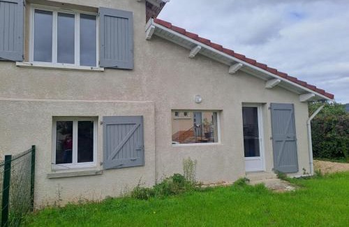Saint-Etienne-des-Oullieres House | Pause Beaujolaise