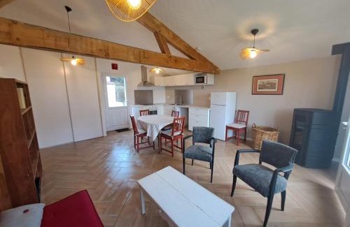 Saint-Etienne-des-Oullieres House | Pause Beaujolaise