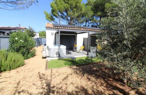Carpentras House | Pause spa sur la route du Ventoux adults only