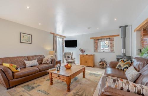 Porthyrhyd House | Paxton View Barn - Llanddarog