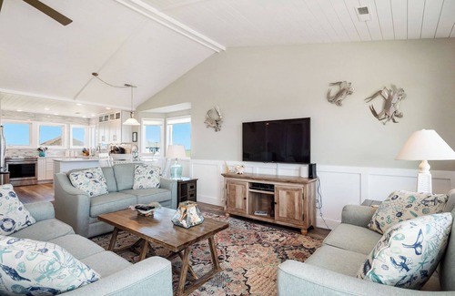 Caswell Beach House | Payneless: Panoramic Views, Gourmet Kitchen, Close to Lighthouse