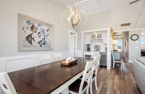 Caswell Beach House | Payneless: Panoramic Views, Gourmet Kitchen, Close to Lighthouse