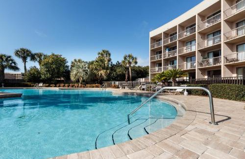 Fort Walton Beach Apartment | PB A115 -Cozy Poolside - Close to Beach and Attractions!
