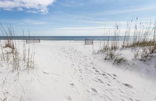 Fort Walton Beach Apartment | PB A115 -Cozy Poolside - Close to Beach and Attractions!